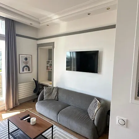Luxueuse Avenue Des Champs-elysees Apartmán
