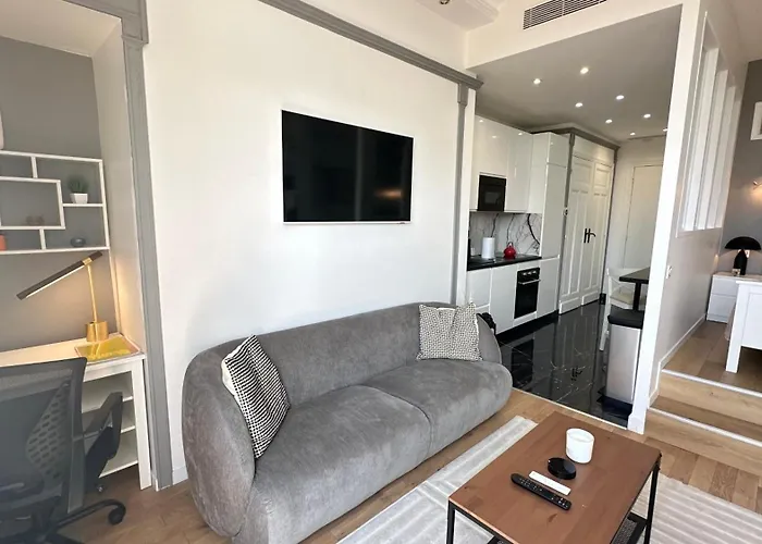 Luxueuse Avenue Des Champs-élysées Appartamento Parigi